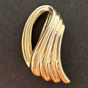 Gold-Toned Piscitelli Women's Wing Scarf Slide